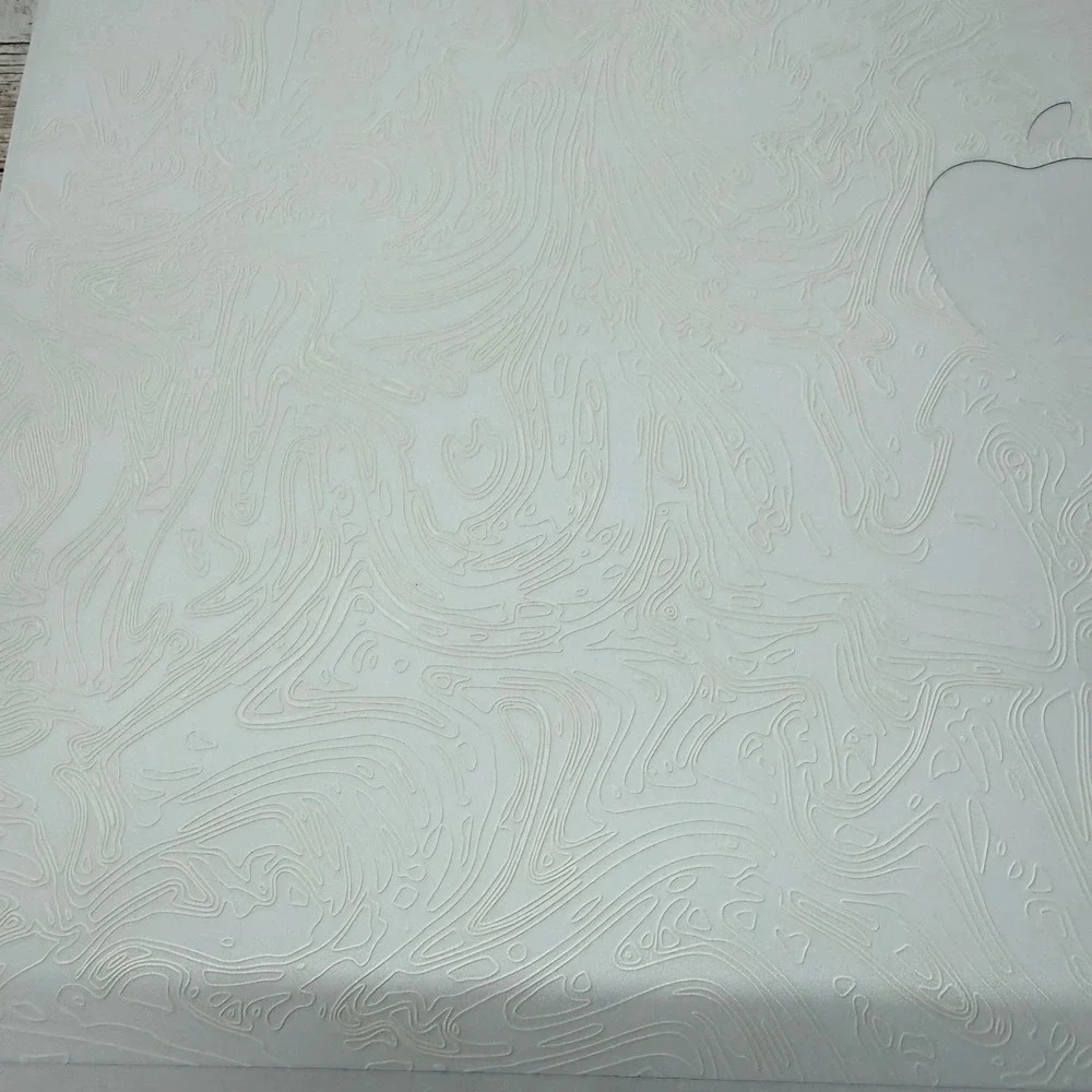 Dbrand Apple 16